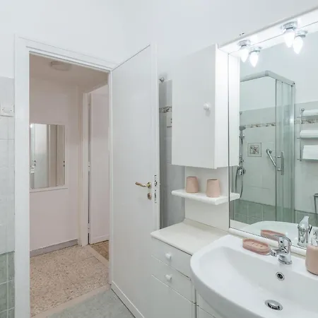 1 Bedroom Pet Friendly In Apartamento Roma